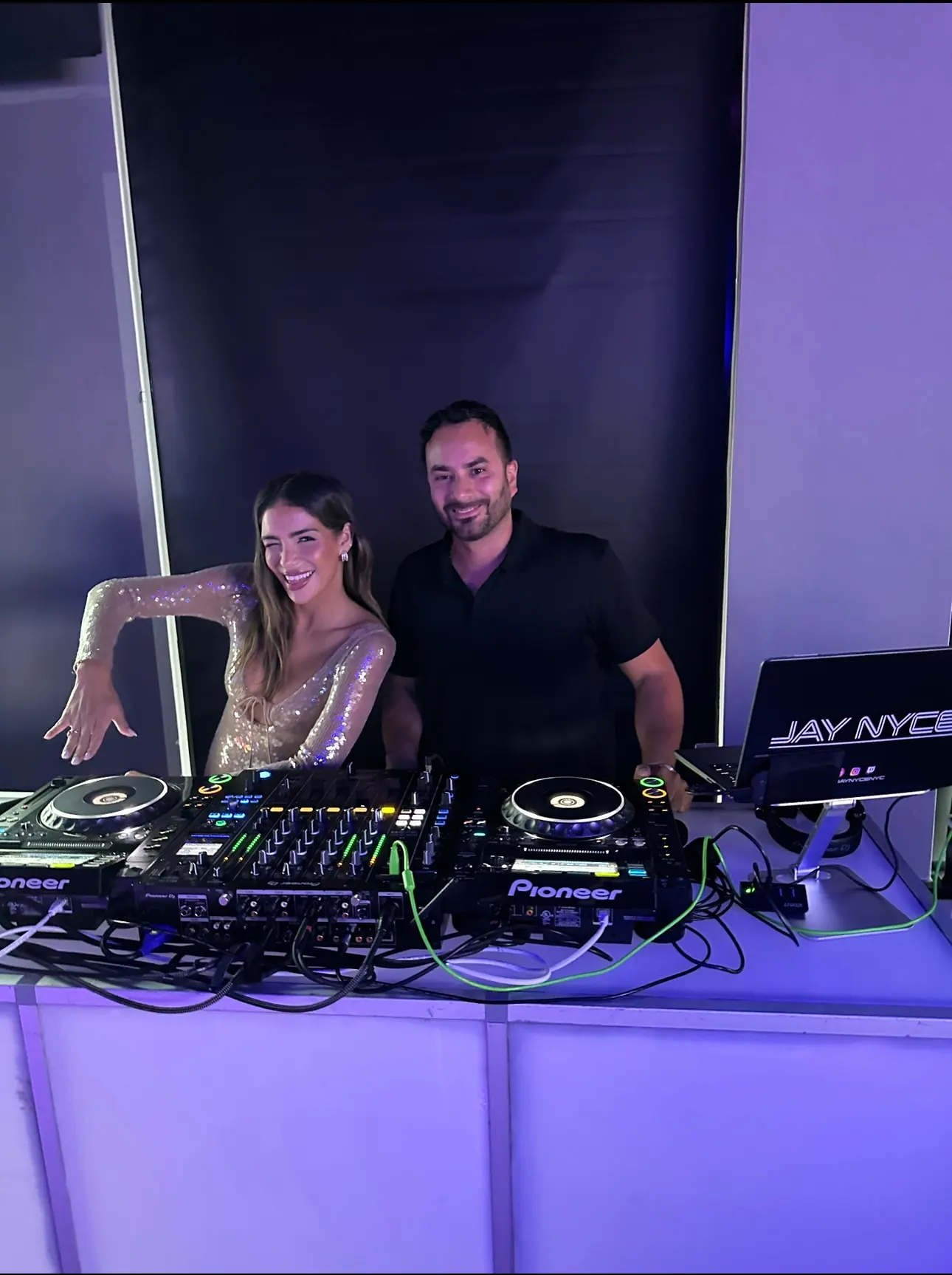 DJ Jay Nyce with client at event